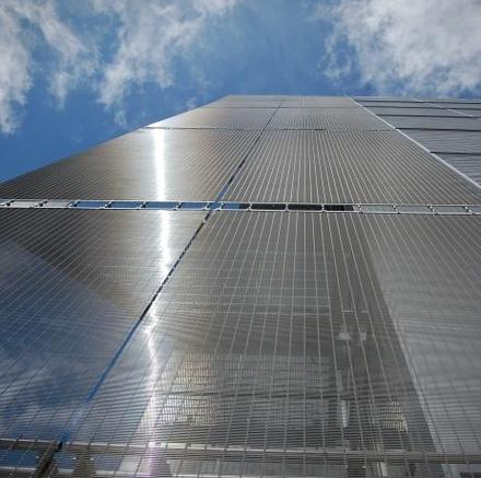 金属网帘是一种新型建筑装饰材料,采用优质不锈钢,铝合金,等合金材料